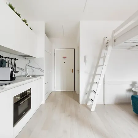 Brand New Apts Lima M1 דירה *