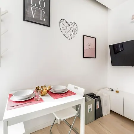 Brand New Apts Lima M1 밀라노